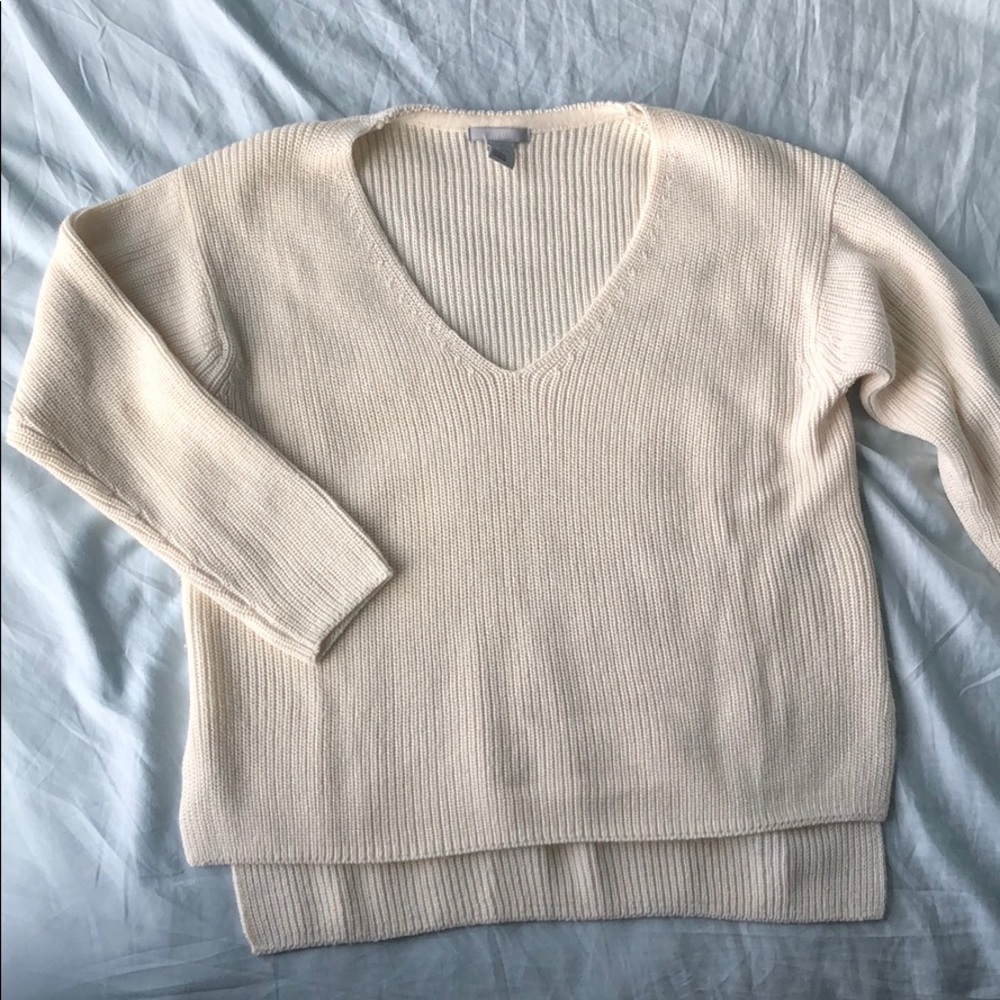 NEVER WORN cream v-neck sweater